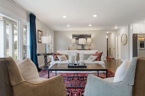 Roomy open floor plan with 75" TV!  Great for family TV movie night!