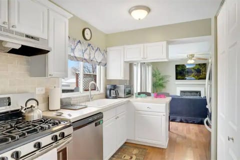 Kitchen with all major appliances & cookware. Gas stove. Coffee, cream, sugar!
