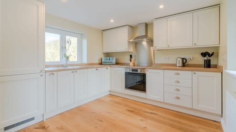 Kitchen, Quarry Lodge, Bolthole Retreats