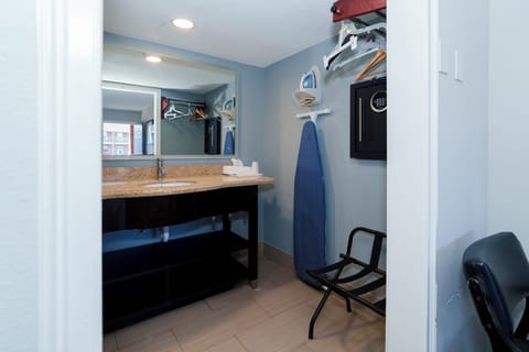 Double Room, 2 Queen Beds, Non Smoking | In-room dining