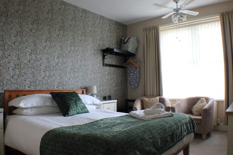 Double Room, 1 King Bed (1st Floor) | Bed sheets