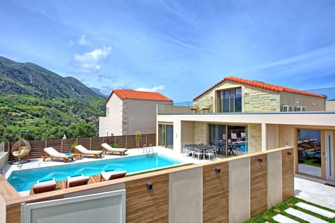 Building Exterior, Outdoor, Pool