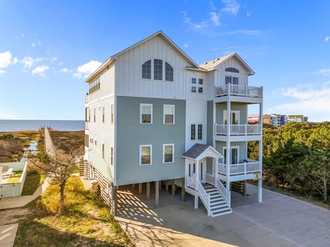 Sound Front 10BR Vacation Rental 