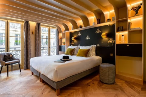 Premium bedding, minibar, in-room safe, desk