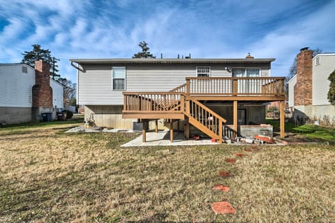Riverdale Park Vacation Rental | 3BR | 2BA | Steps Required for Access