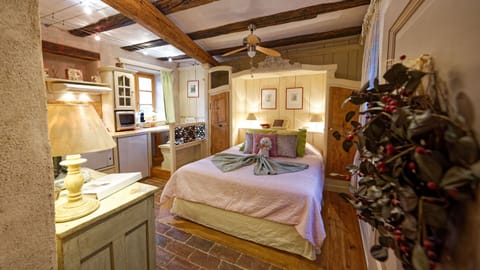 The studio is only about twenty square meters but it is cleverly furnished for maximum comfort.