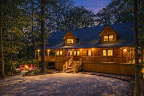 Aspen Hollow Lodge at twilight