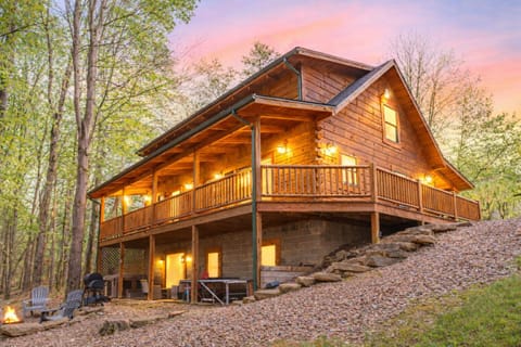 Black Bear Hideaway (rear view)