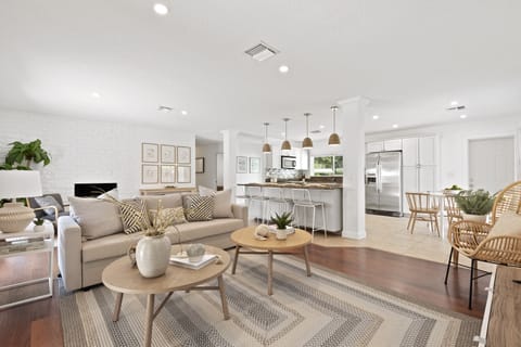 A beautiful living space to welcome you from all the outdoor fun.