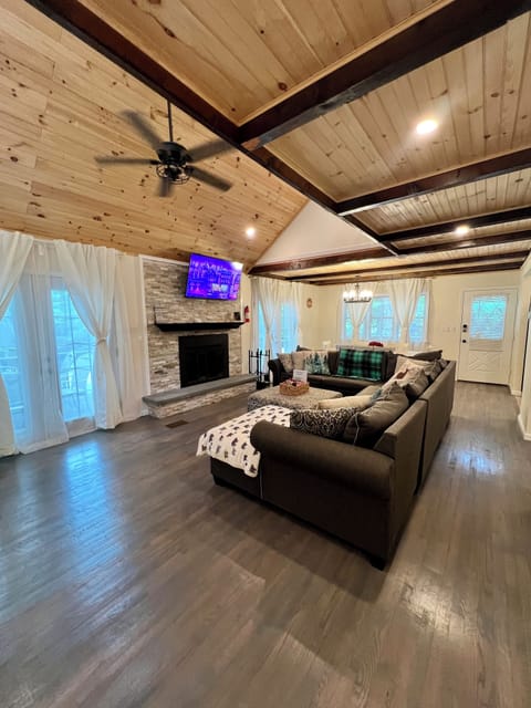 2nd floor 
Living room, fireplace