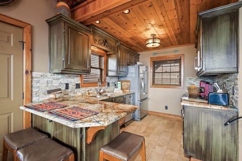 Granite Counters and Stainless Appliances in the Kitchen