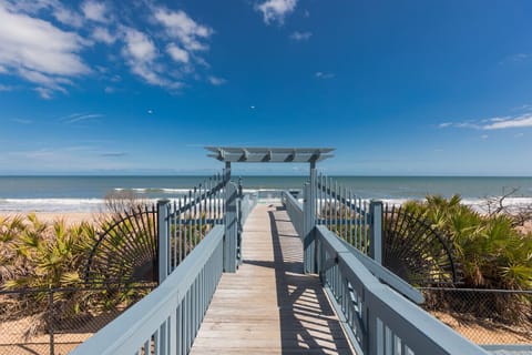 Walk way from the Ocean Pool to the beach