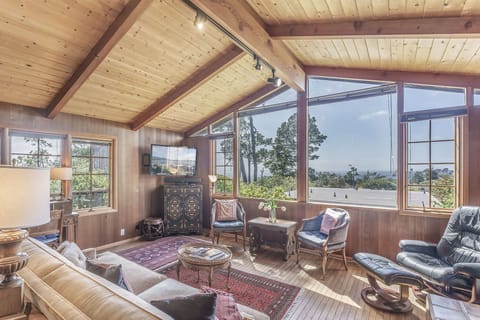 Welcome to Lucy's Treehouse!