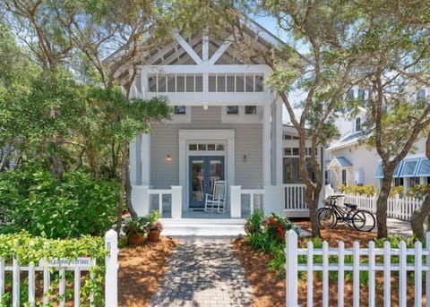 WELCOME TO CURPHEY COTTAGE IN SEASIDE, FLORIDA!
