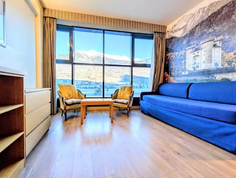 Deluxe Double or Twin Room | Minibar, desk, blackout drapes, iron/ironing board