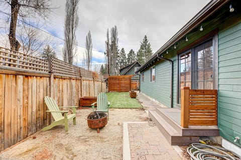 Bend Vacation Rental | 3BR | 2BA | 2 Steps to Enter | 1,294 Sq Ft