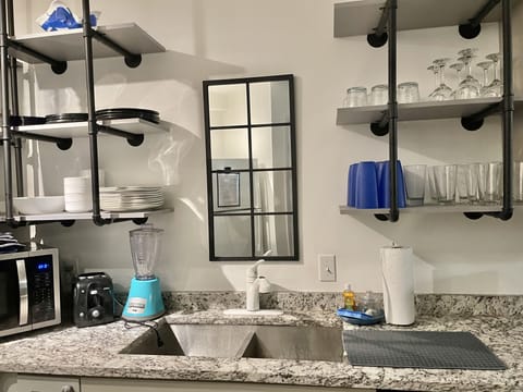 Kitchen shelving Ocean Walk 101