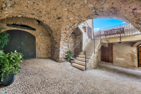 Family Apartment, Multiple Bedrooms, Mountainside (Casa Umberto) | Property grounds