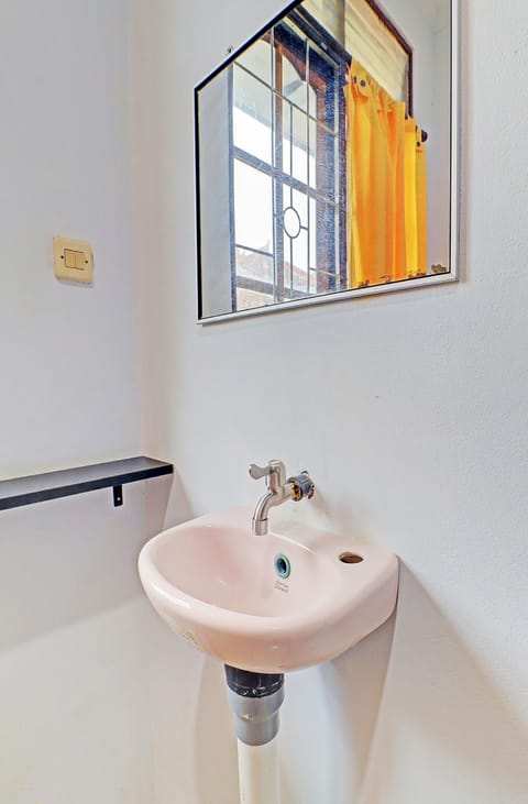 Shower, rainfall showerhead, towels, toilet paper