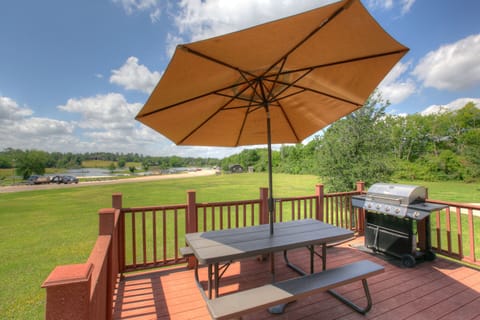Cottage, Multiple Beds, Non Smoking, Kitchen (Linens Included, No Pets Allowed ) | Terrace/patio