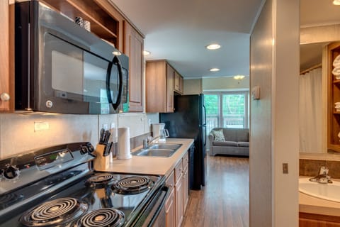 Cottage, Multiple Beds, Non Smoking, Kitchen (Linens Included, No Pets Allowed ) | Private kitchen | Full-size fridge, microwave, cookware/dishes/utensils
