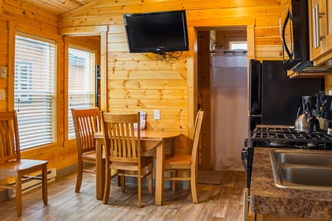 Cottage, 1 Bedroom (No Pets, Linens Incld) | Private kitchen | Microwave