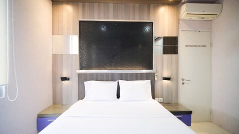 Deluxe Apartment, 2 Bedrooms | 2 bedrooms, individually decorated, individually furnished, free WiFi