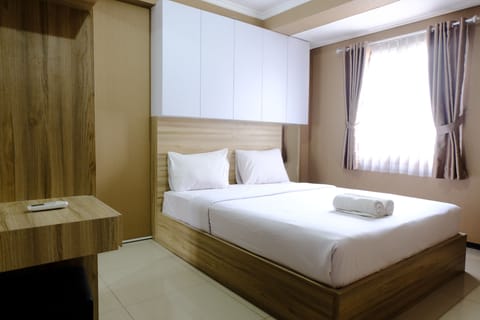 Deluxe Apartment, 2 Bedrooms | 2 bedrooms, individually decorated, individually furnished, free WiFi