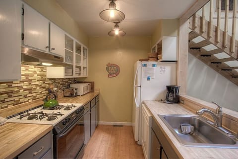 Condo, 3 Bedrooms | Private kitchen | Fridge, coffee/tea maker, toaster