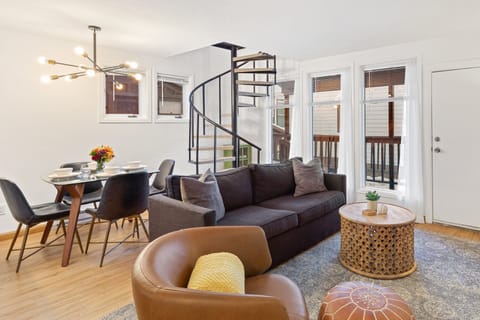 Condo, 1 Bedroom | Living area