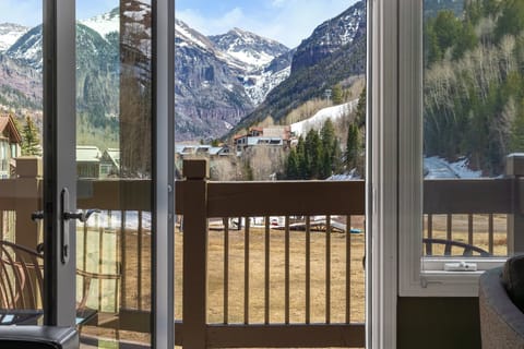 Condo, 3 Bedrooms | Interior