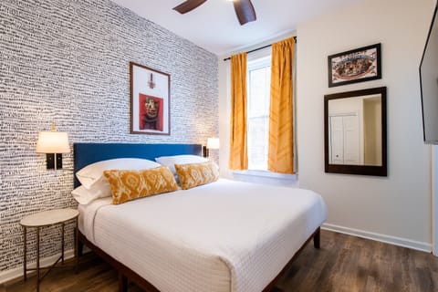 Pappy VanWinkle Bedroom, King Bed, Ensuite Fully Renovated Bathroom, 45" Smart TV, Closet, White Noise Machine.