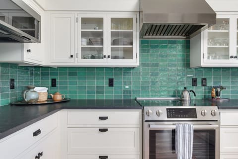 Period details and quality new appliances and in the well-appointed kitchen.