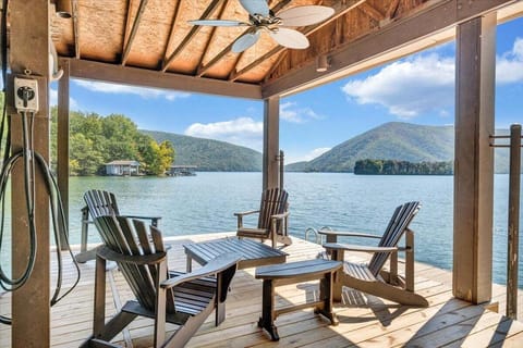 Dock