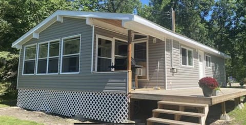 Side deck now has seated area length of deck 