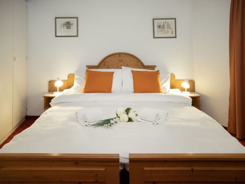 Bed, Furniture, Bedding, Bedroom, Interior Design, Bed Sheet, Wall, Floor, Flooring, Wood