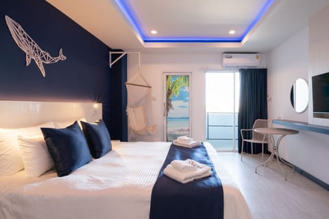 Family Suite | In-room safe, soundproofing, iron/ironing board, free WiFi