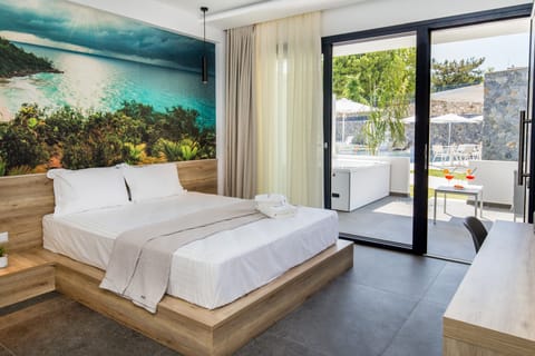 Suite-Fresh with SpaBath | Free WiFi, bed sheets