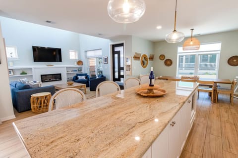 Main Level | Kitchen