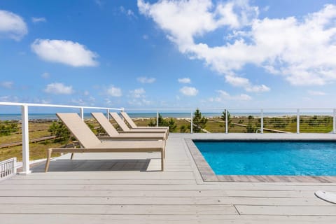 Pool Overlooking Ocean