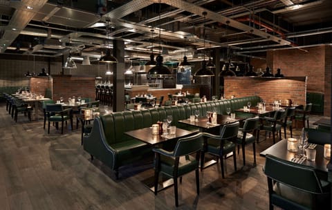 Breakfast, lunch, dinner served; international cuisine 