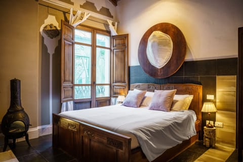 Deluxe Suite, Sauna | Frette Italian sheets, premium bedding, individually decorated