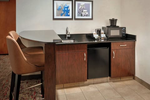 In-room safe, desk, laptop workspace, blackout drapes