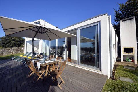 Alfresco terrace and barbecue area