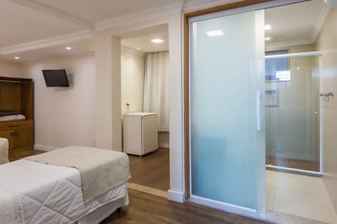 Superior Suite | Hypo-allergenic bedding, minibar, iron/ironing board, free WiFi