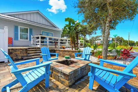 Cozy fire pit seating