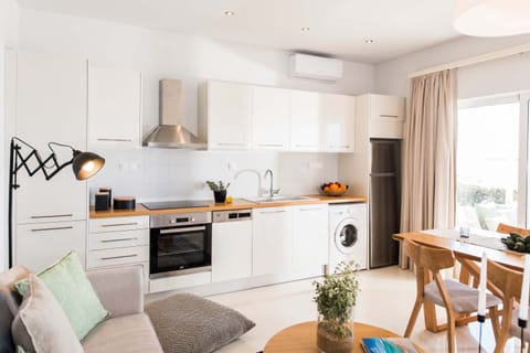 Comfort House, 2 Bedrooms, Sea View | Private kitchen | Fridge, oven, stovetop, dishwasher