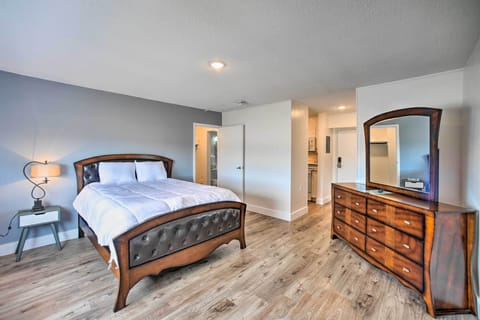 Gadsden Vacation Rental | Studio | 1BA | Elevator Access | 600 Sq Ft