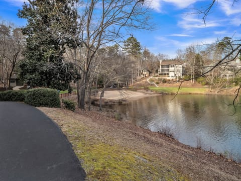 Pond, Outdoors, Nature, Water, Scenery