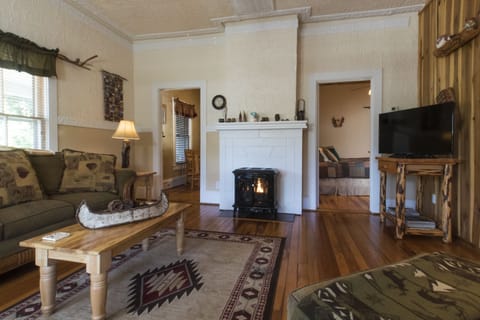 Calhoun-Prairie-living-1